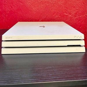 Used PS4 pro white Tb1